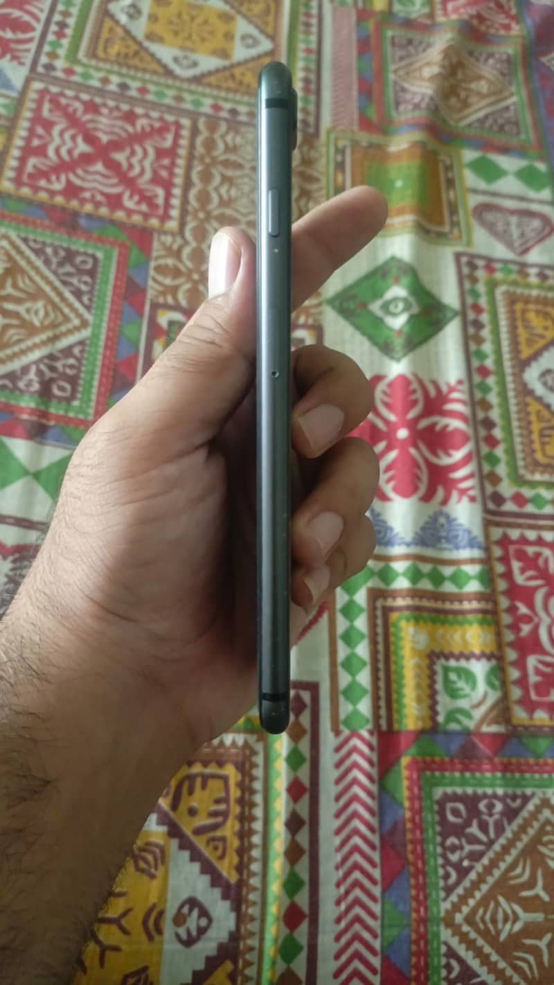 Apple iPhone 8 Plus 5