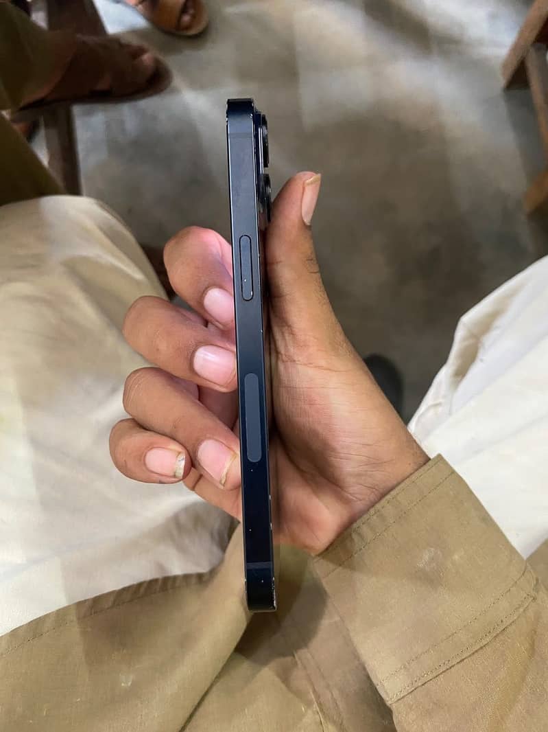 Apple iPhone 14 2