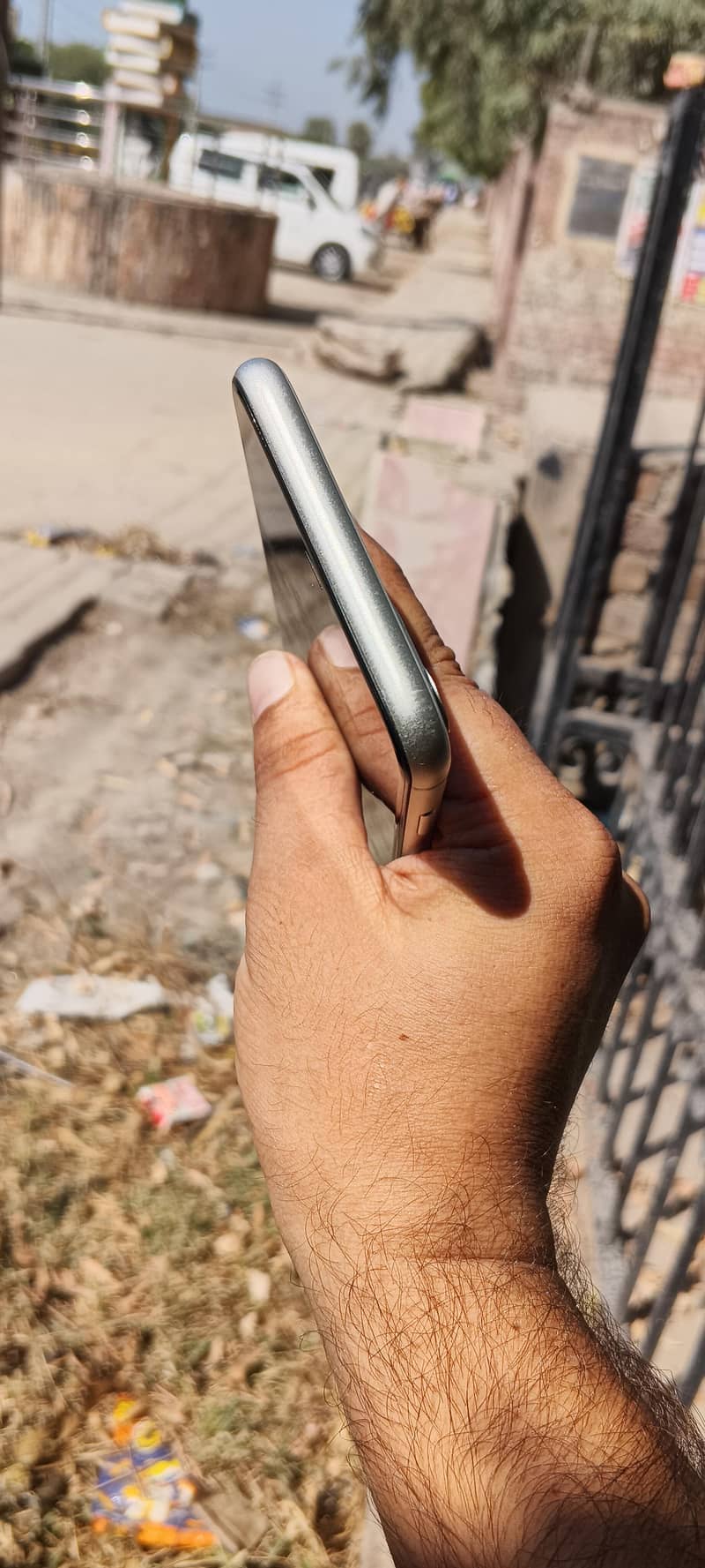 Apple iPhone 11 4