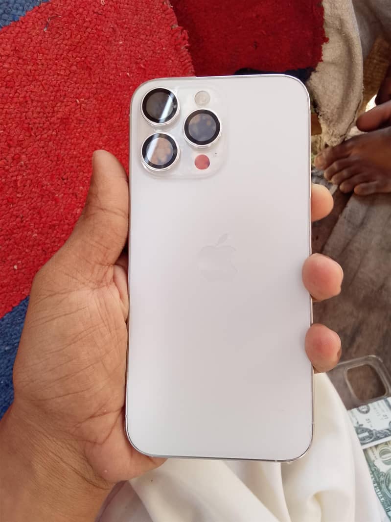 Apple iPhone 14 Pro Max 0