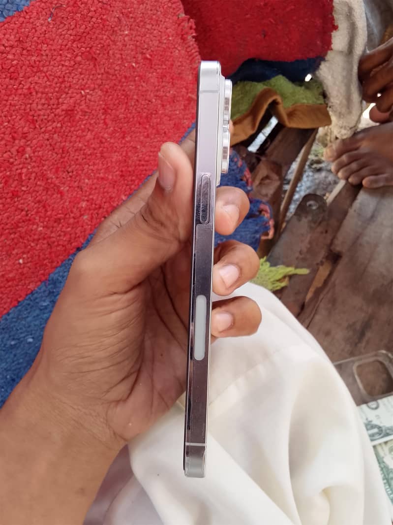 Apple iPhone 14 Pro Max 5