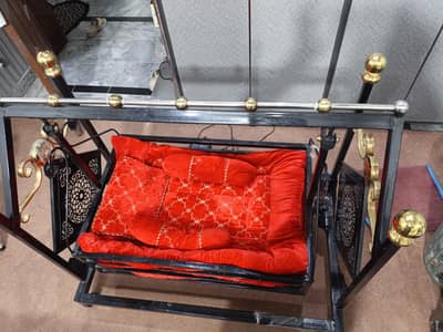 electric jhoola full with red kambal set size wja space zda pkri hoi