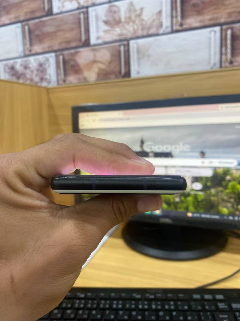 Google Pixel 6a 4