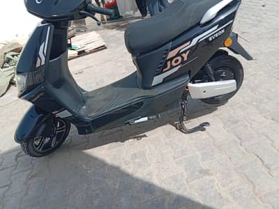 Scooty for sale 03256811956