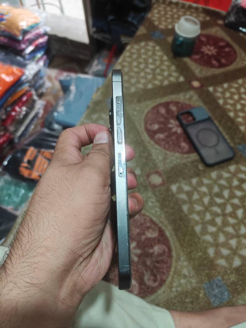 Apple iPhone 13 Pro Max 8