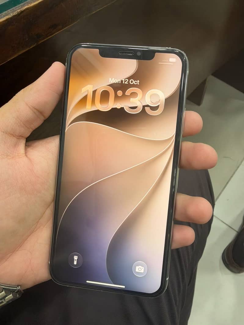 Apple iPhone 11 Pro Max 64GB 4