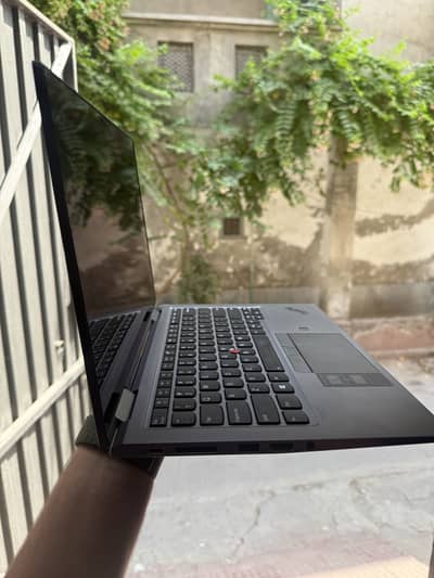 Lenovo ThinkPad X1 Yoga | i5 8th | 16gb 256 ssd | tuch 360 with pen