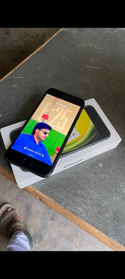 Apple iPhone SE