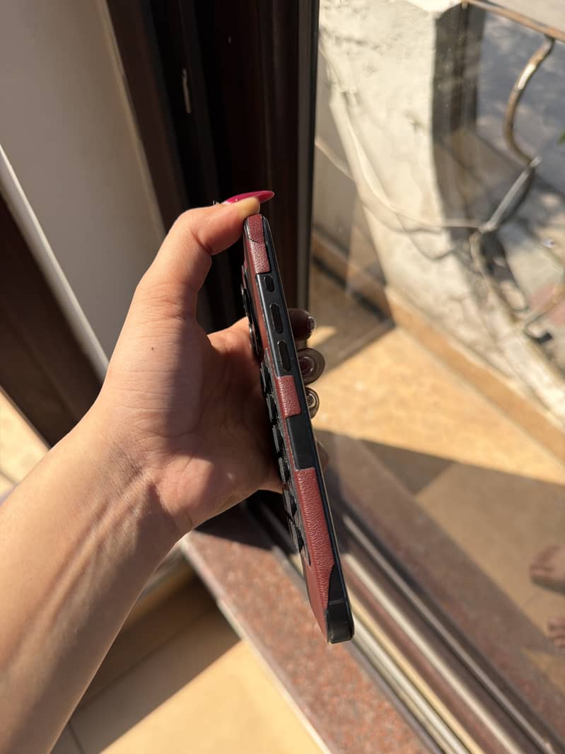 Apple iPhone 15 Pro Max 3