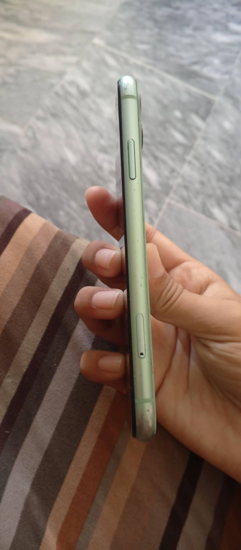 Apple iPhone 11 4