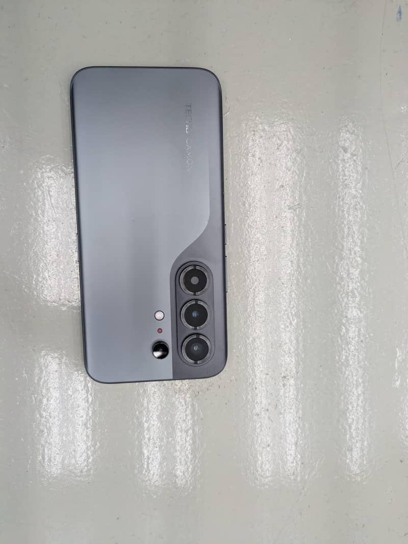 Tecno Camon 50 pro 4