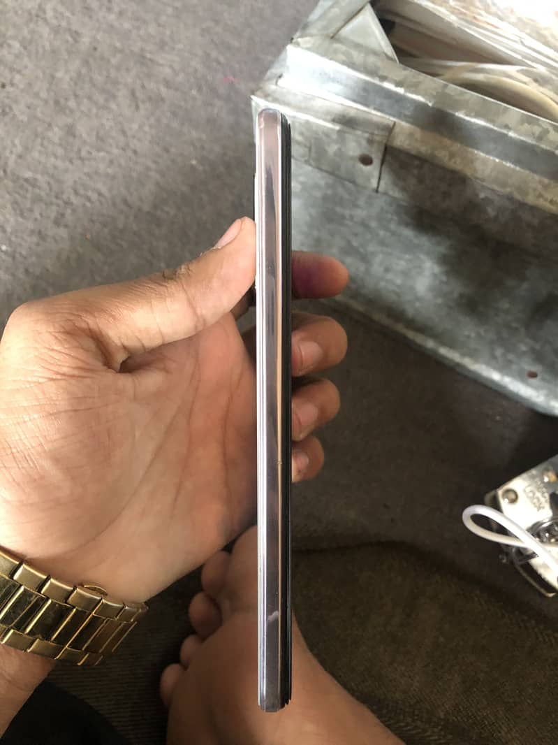 Vivo V21 3