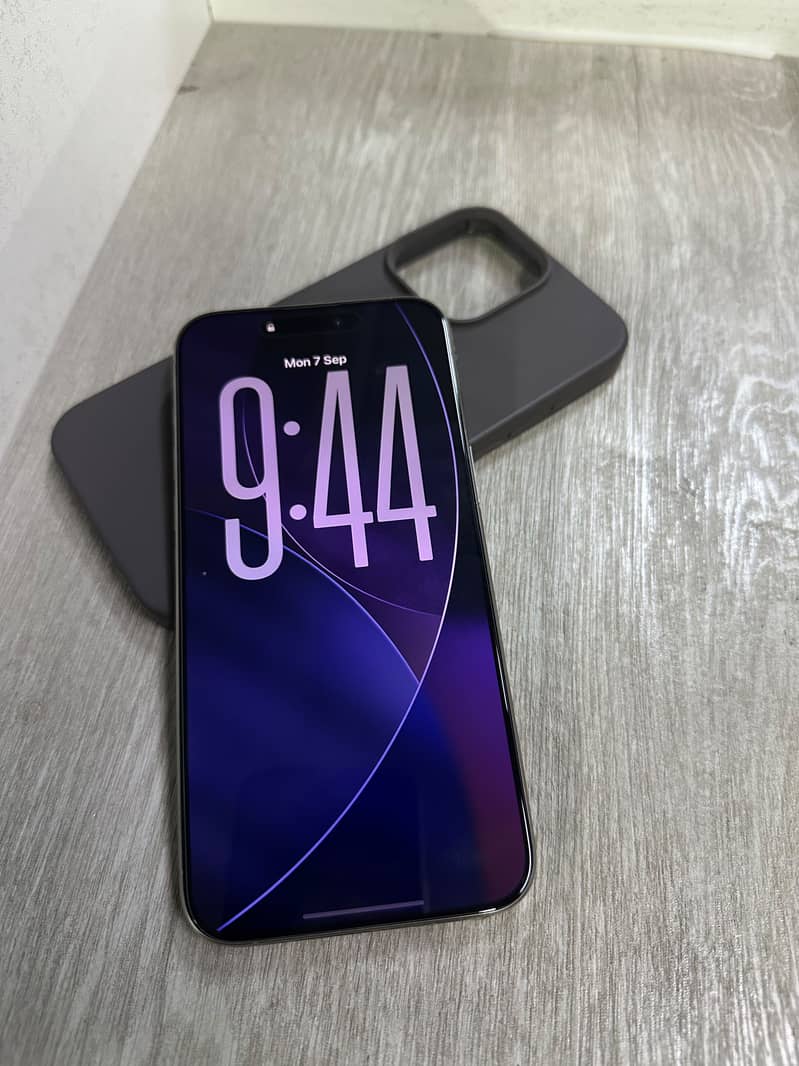Apple iPhone 15 Pro Max 4