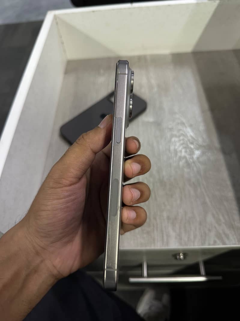 Apple iPhone 15 Pro Max 7