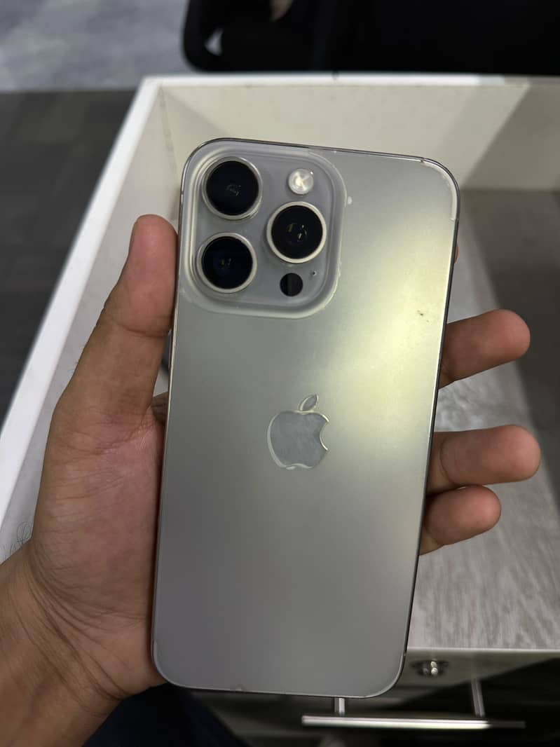 Apple iPhone 15 Pro Max 8