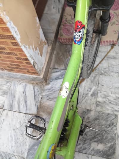 SHOCKS FRONT WALA KAM NHI KRTA BACK BRAKE BHI HAIN GEAR WORKING SPRING