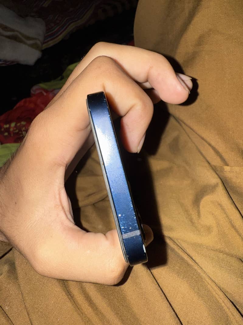 Apple iPhone 12 0