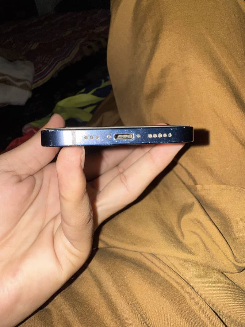 Apple iPhone 12 2