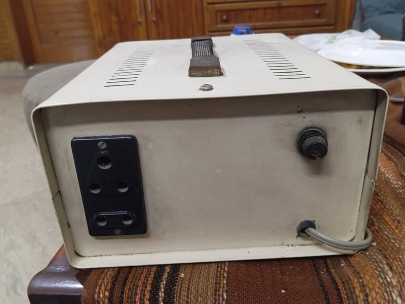 General 2000 watt stabilizer 2