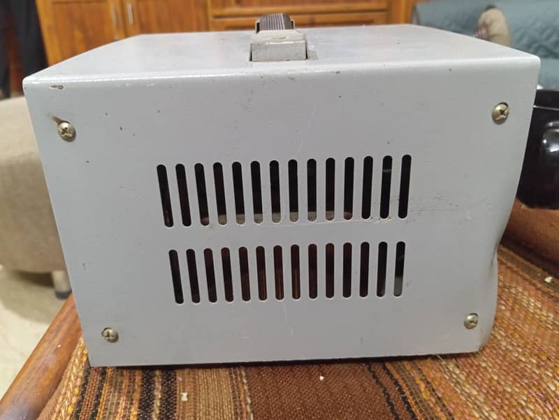 General 2000 watt stabilizer 3