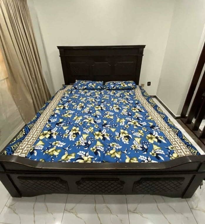 King size bed 1