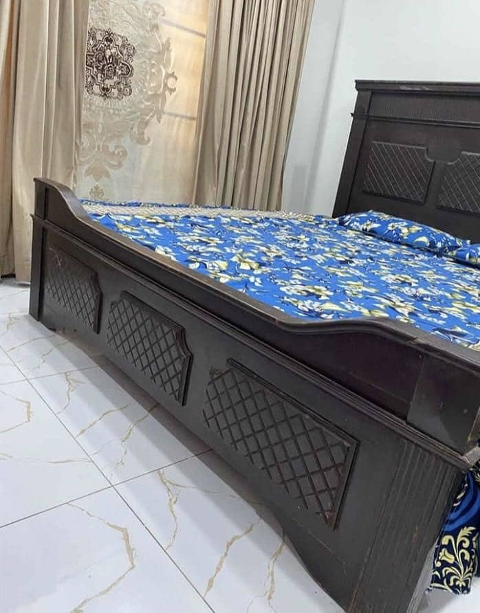 King size bed 3
