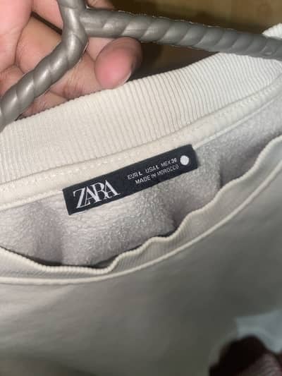 Original ZARA Men’s Premium Crew Neck Sweatshirt – Light Grey/Beige