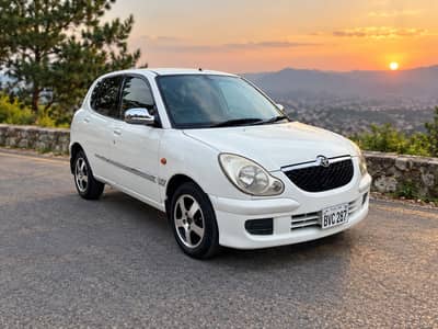 Toyota Duet 2002