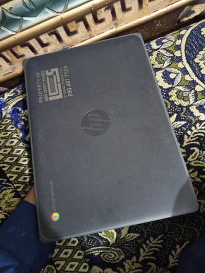 A. o. a Crome book 11 Play store active conditoin 10by9 Double C type