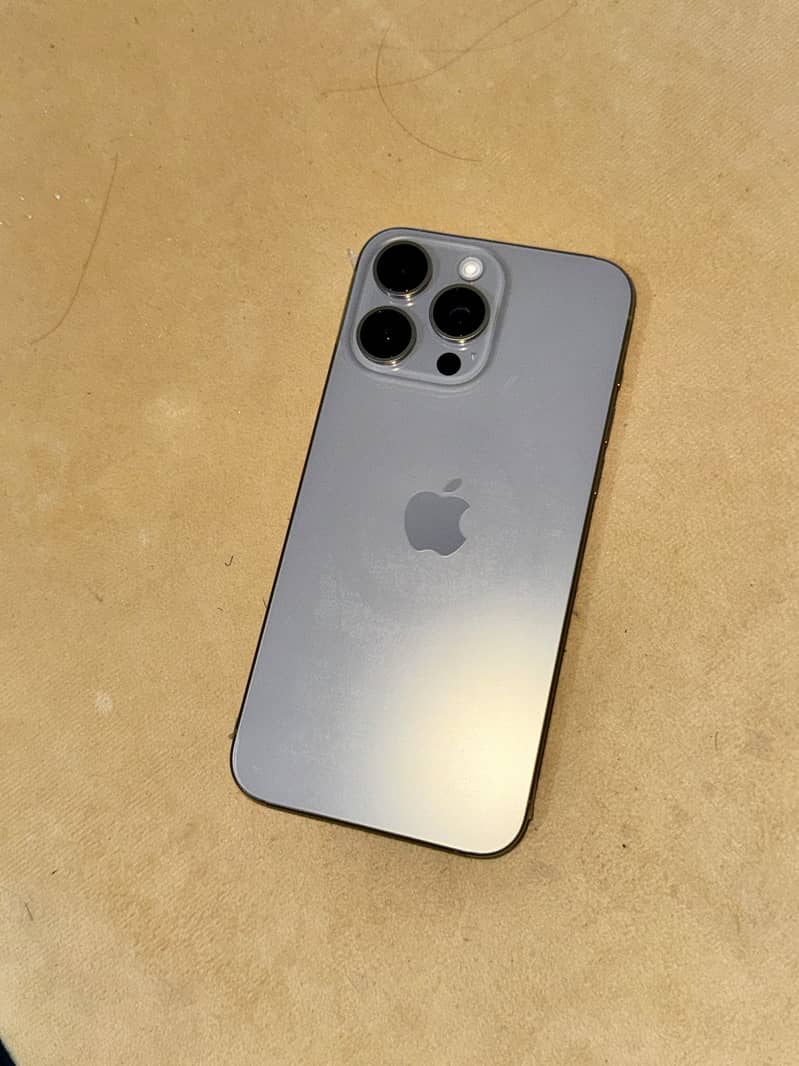 Apple iPhone 15 Pro Max 1