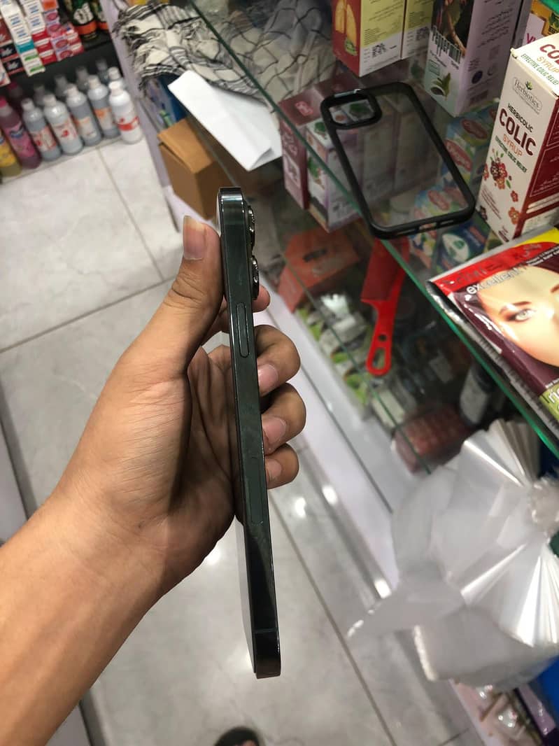 Apple iPhone 13 Pro Max 5