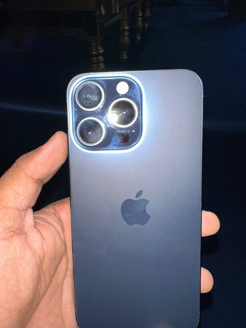 Apple iPhone 15 Pro Max 2