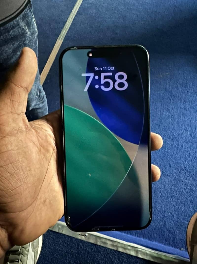 Apple iPhone 15 Pro Max 4