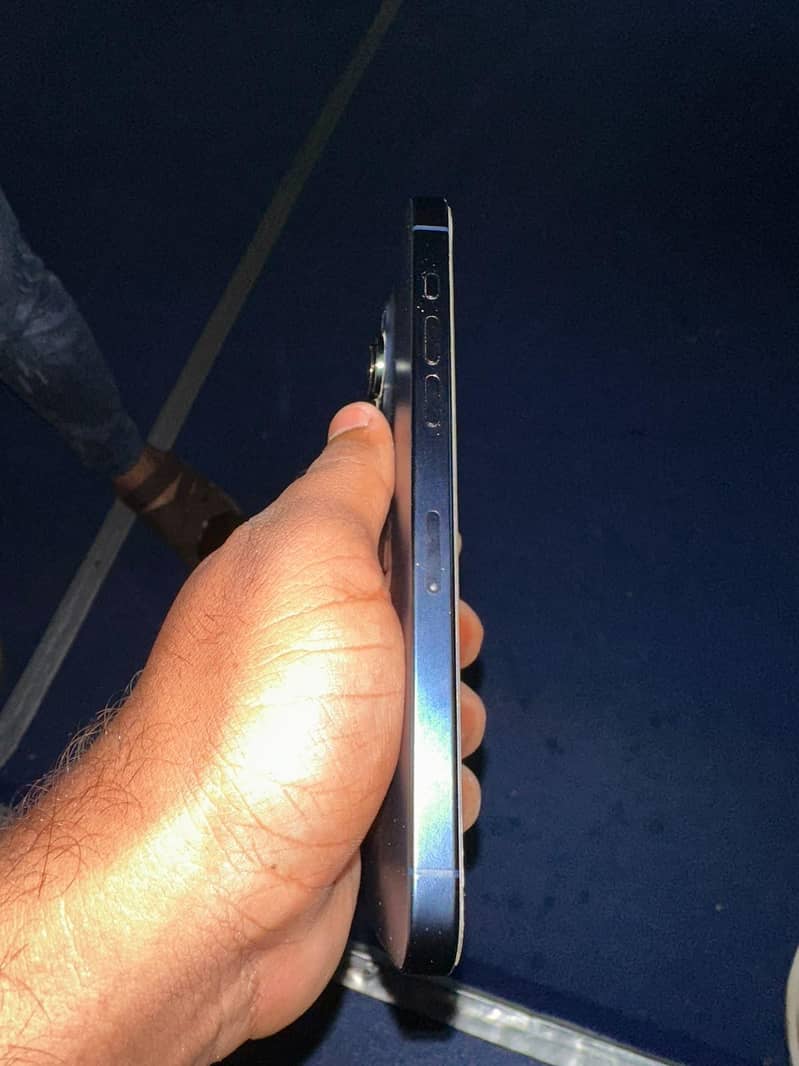 Apple iPhone 15 Pro Max 5