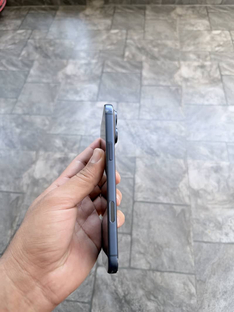 Apple iPhone 17 Pro Max 3