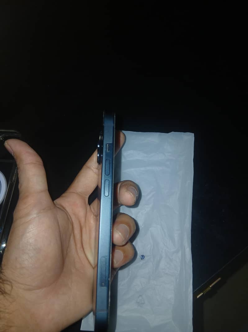 Apple iPhone 13 9