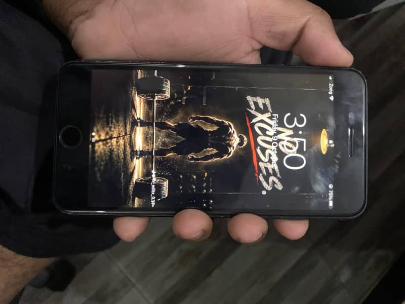 Apple iPhone 7 Plus 0