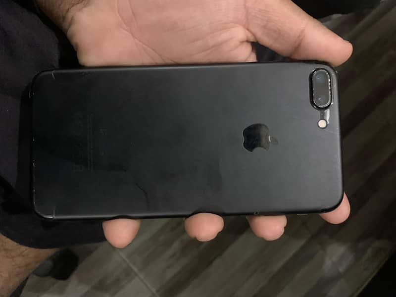Apple iPhone 7 Plus 1