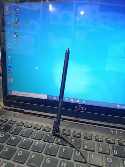 Fujitsu P728 12 inch i5 8th gen 8+256 with touch & pen
