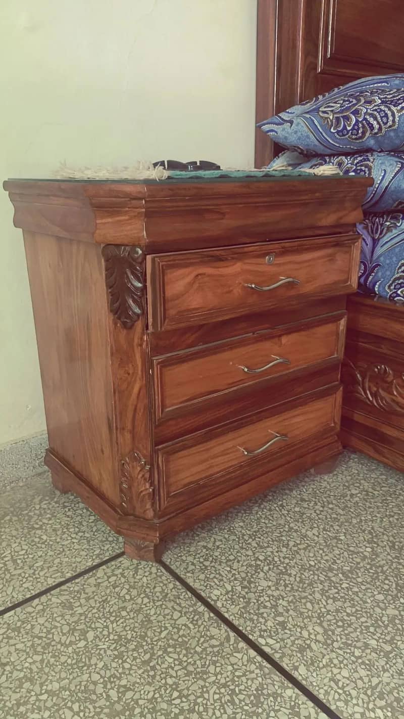 King size bed 2