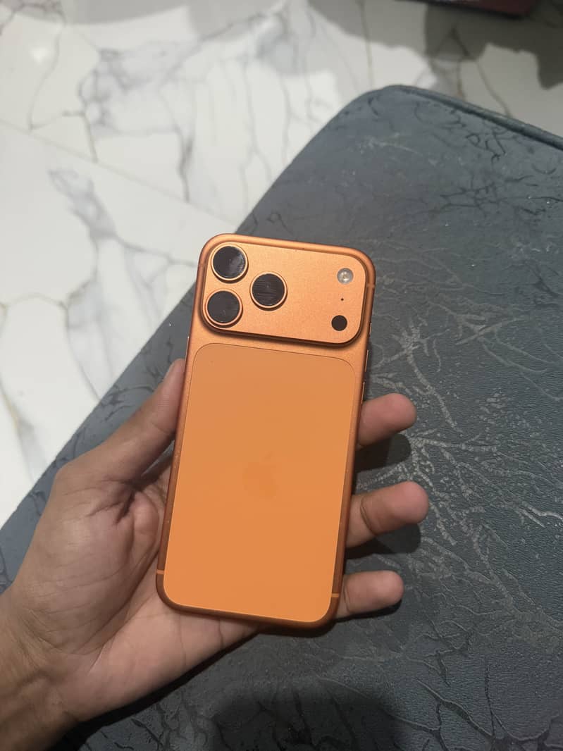 Apple iPhone 17 Pro Max 0