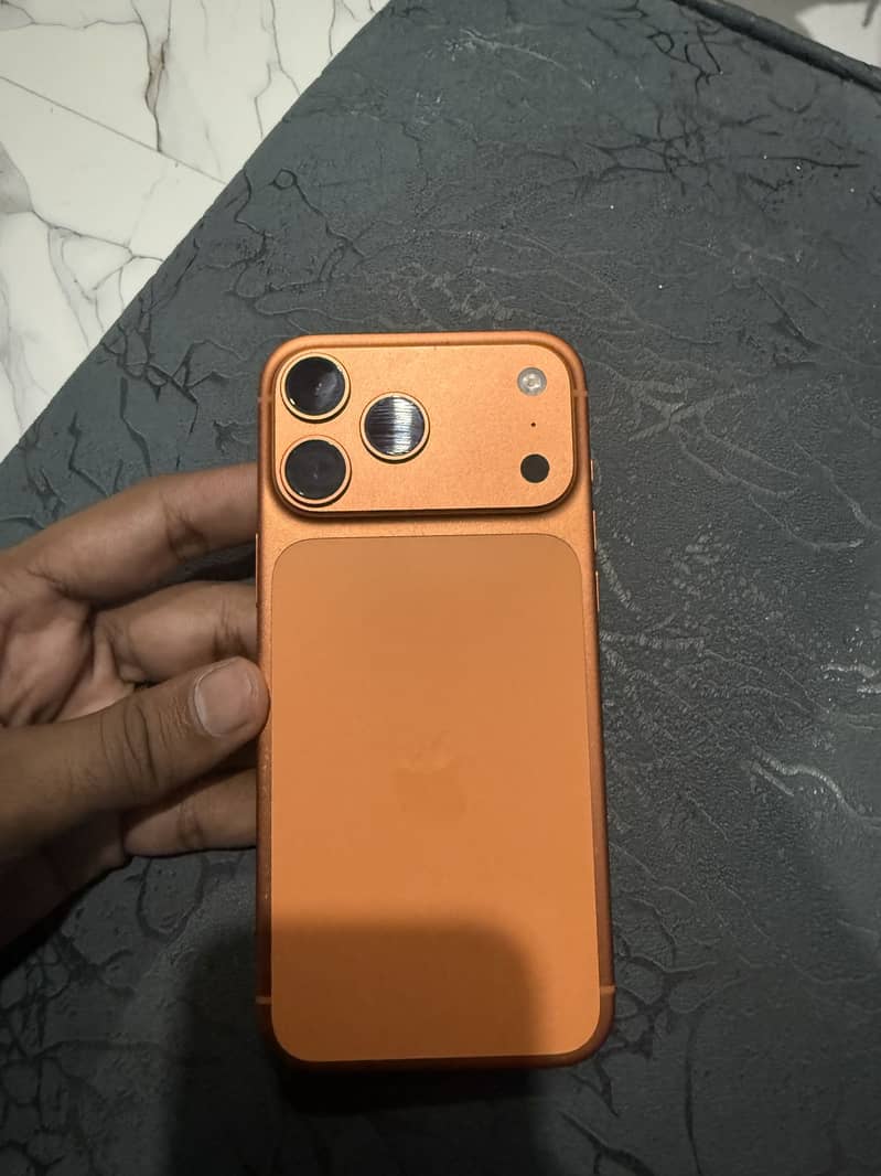 Apple iPhone 17 Pro Max 4