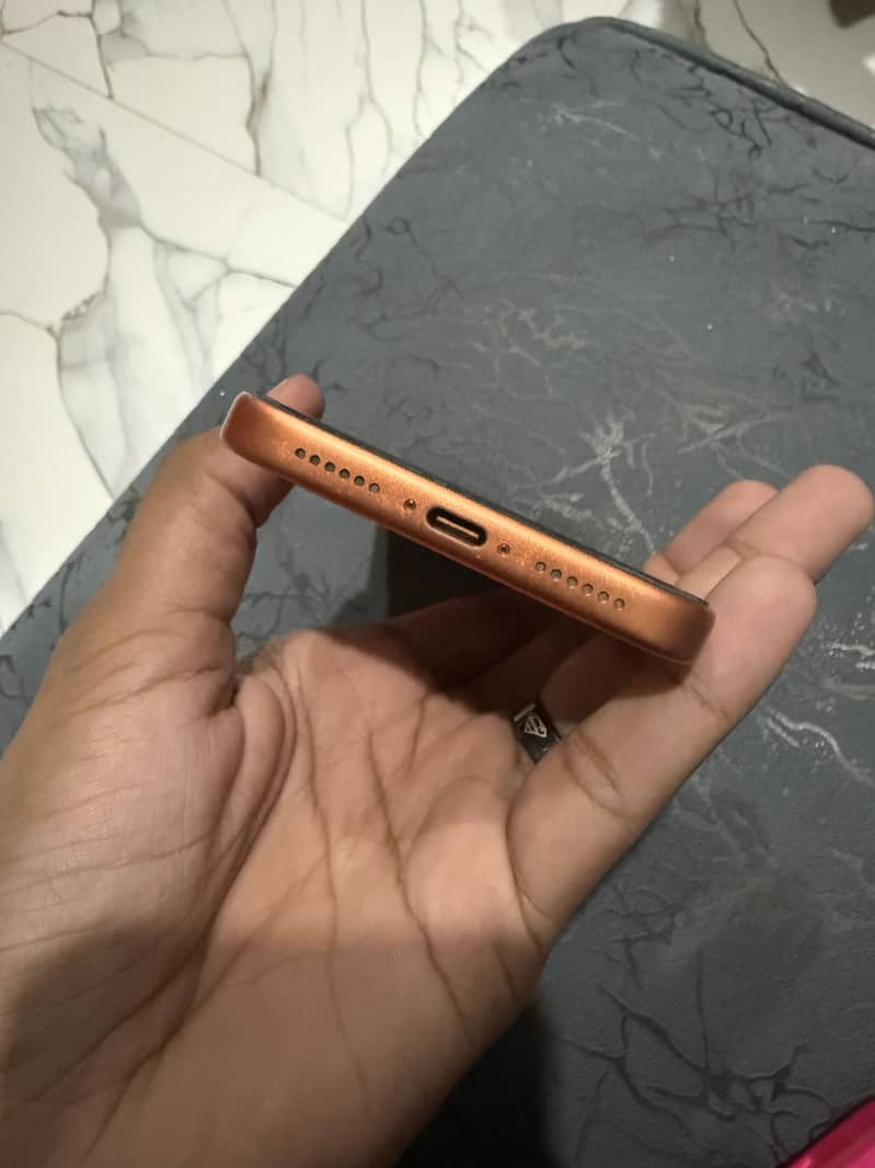 Apple iPhone 17 Pro Max 5