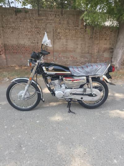 Honda 125 salaf. 2025