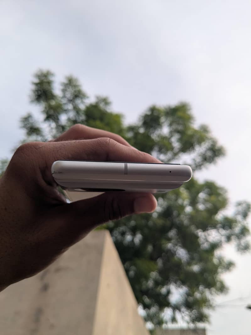 Google Pixel 7 5