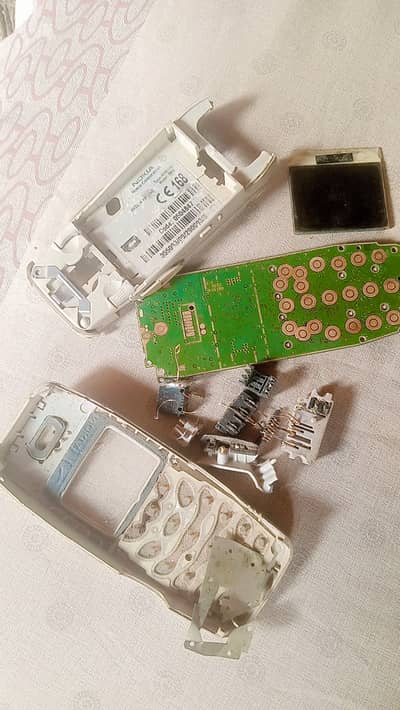 NOKIA 3310 OLD PHONE