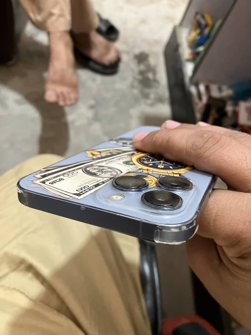 Apple iPhone 13 Pro Max 3