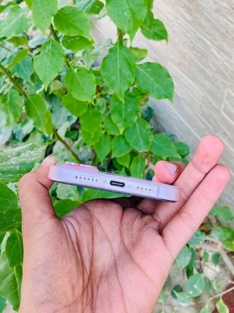 Apple iPhone 15 plus 6