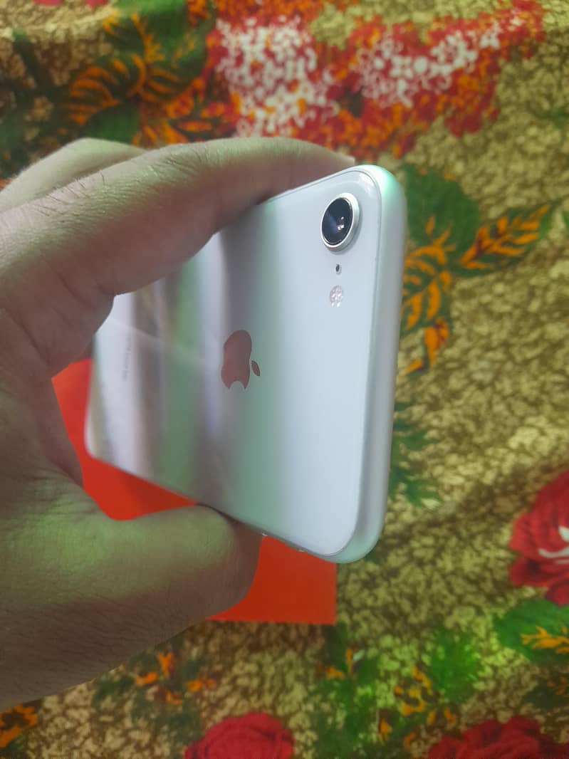 Apple iPhone 8 4