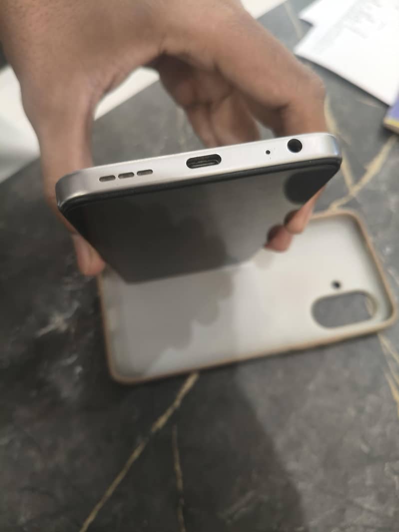 Tecno Spark Go 2 1